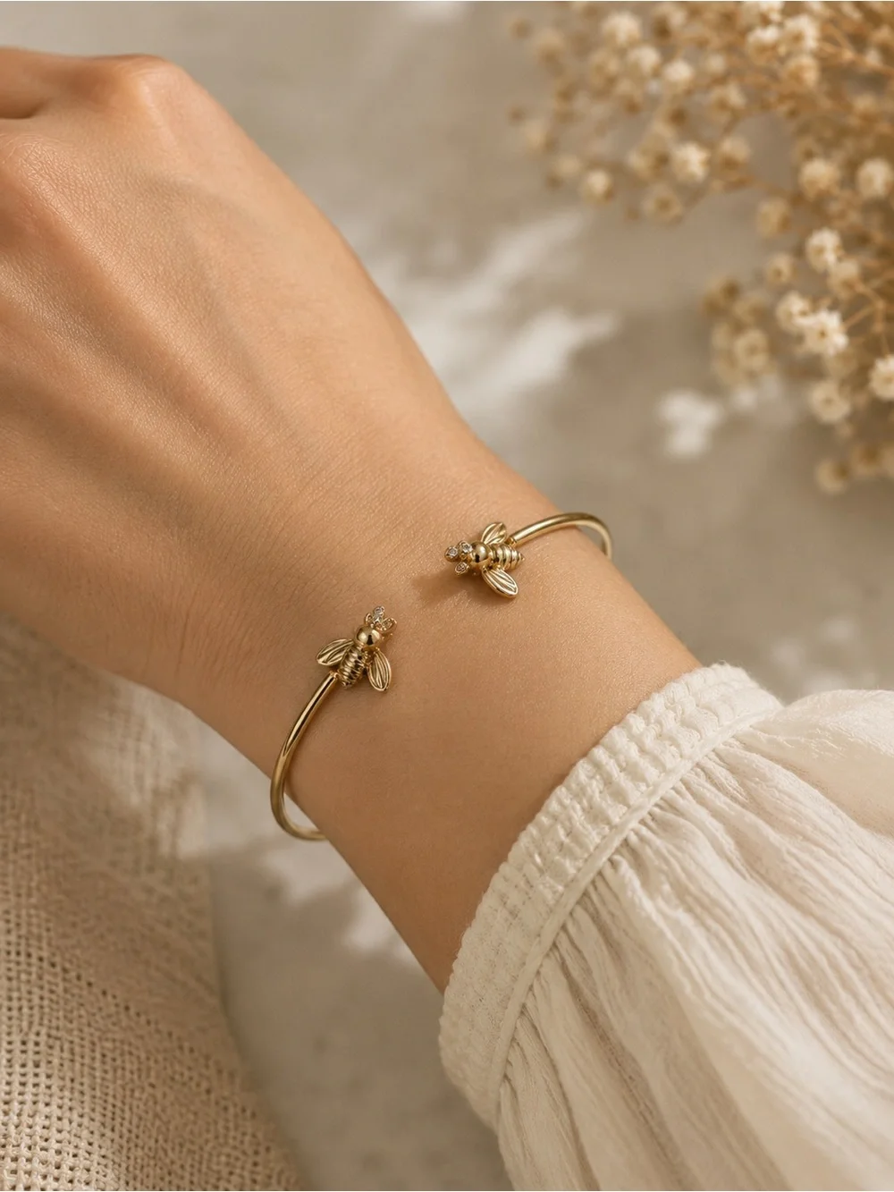 Gold Bee-Detail Open Cuff Bracelet - Elegant Women's Jewelry